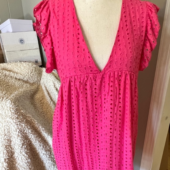 Super cute dress with shorts underneath! Fun Spring/Summer dress.  BARBIECORE - Picture 9 of 14